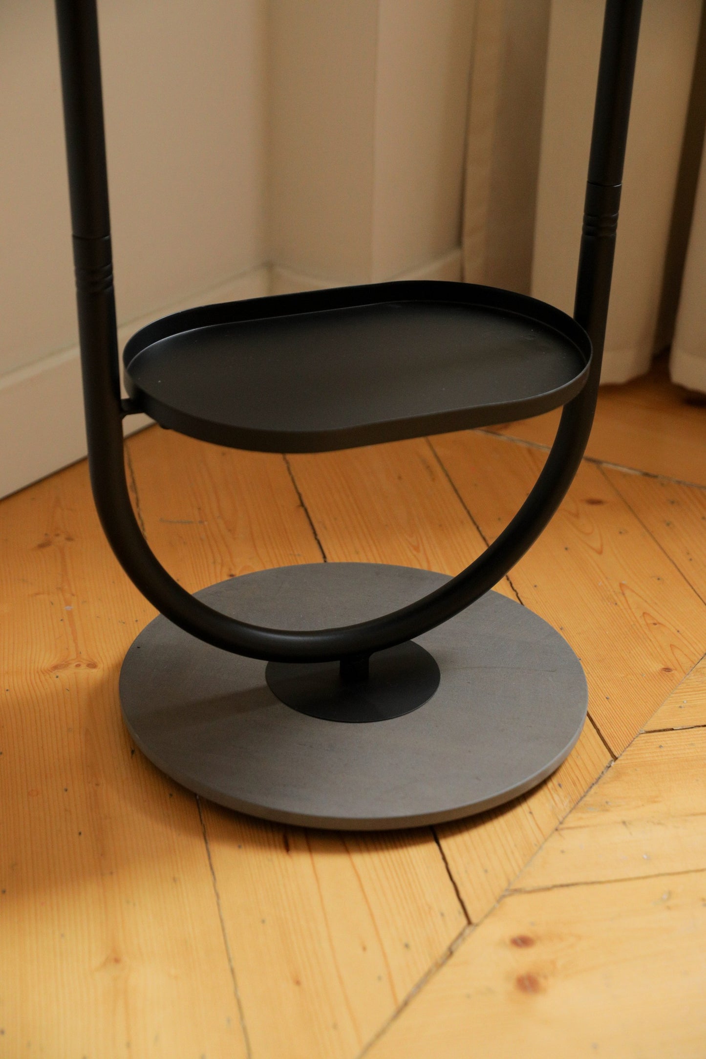 Forma Clothes Standing Hanger