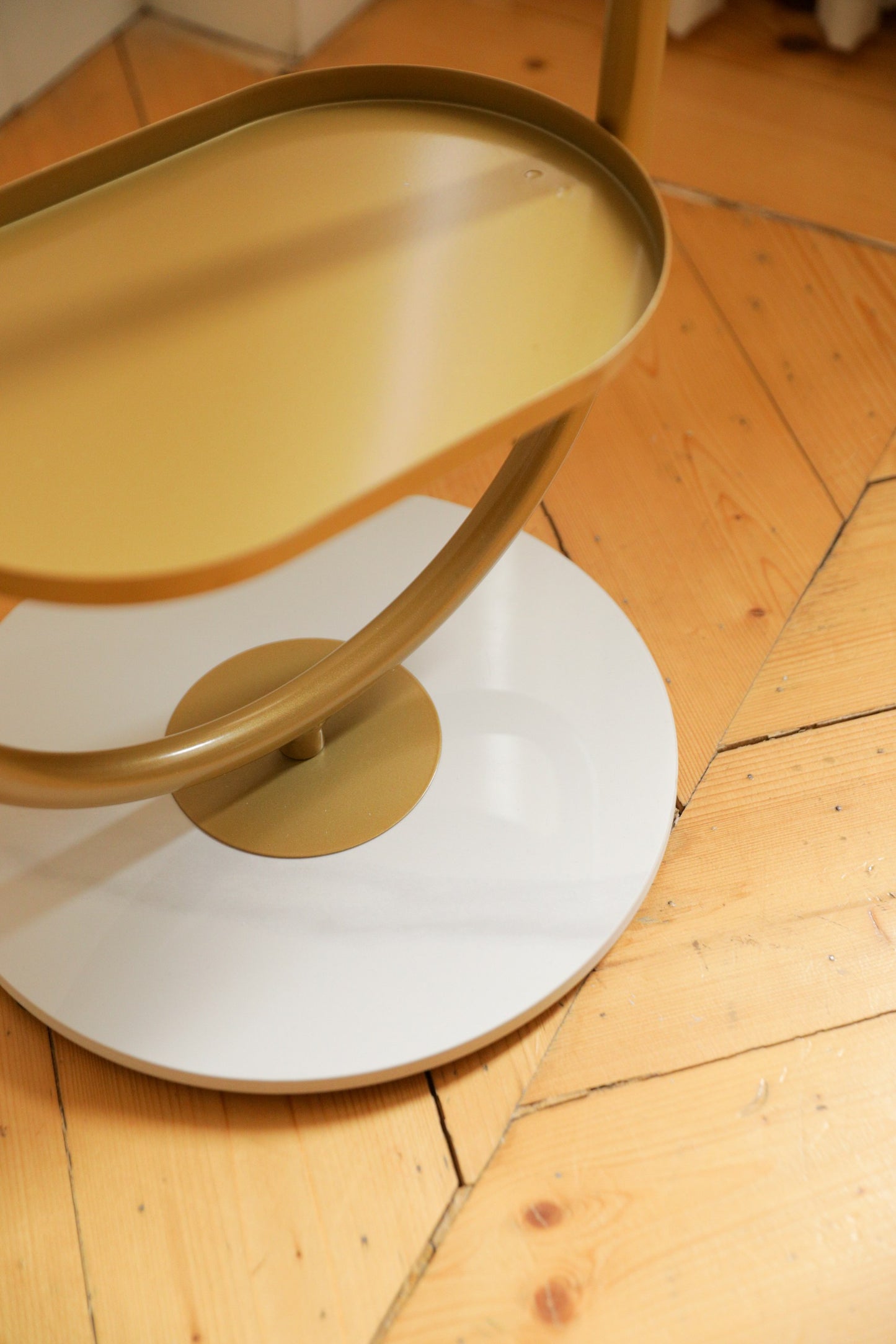 Forma Clothes Standing Hanger