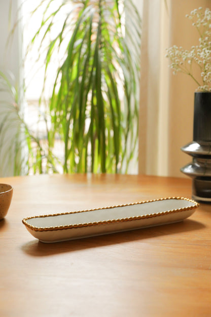 طبق تقديم مزين بالخرز - نحيف