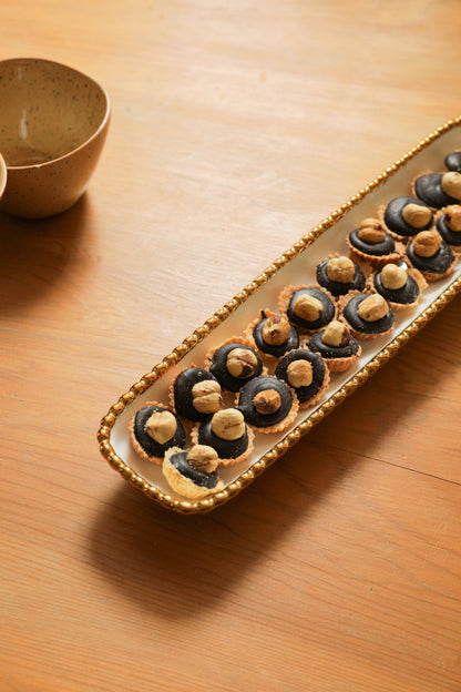 طبق تقديم مزين بالخرز - نحيف