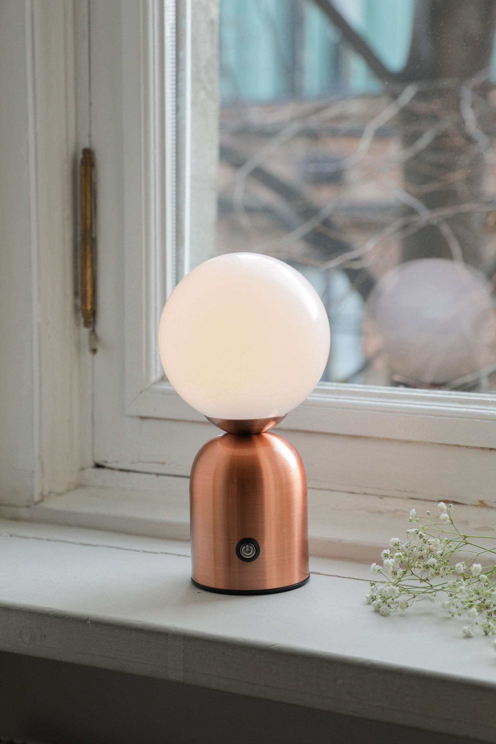 مصباح قابل للشحن - كلارا